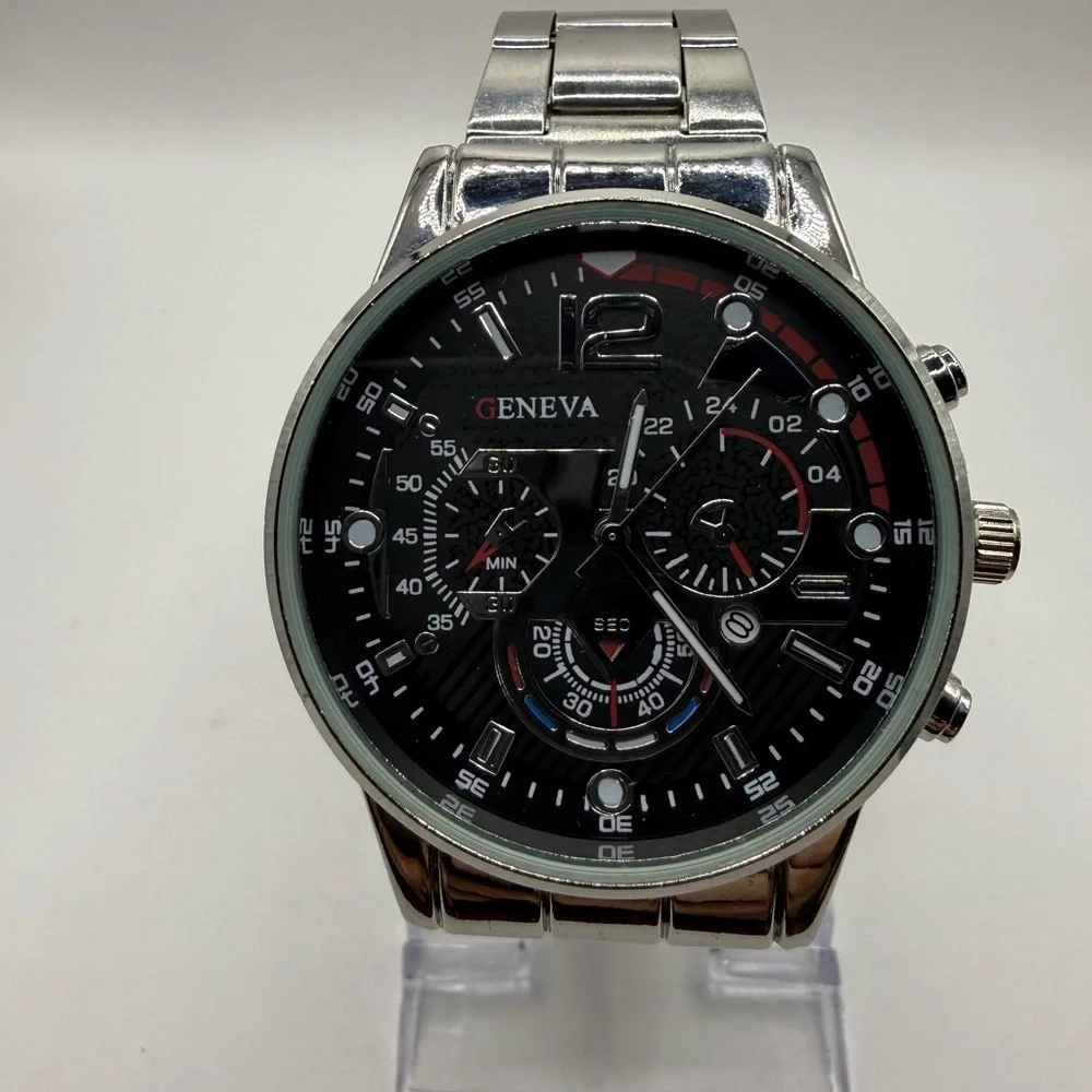 Geneva Silver Band Chronograph Dial 42mm Men's Quartz Watch (New Battery)